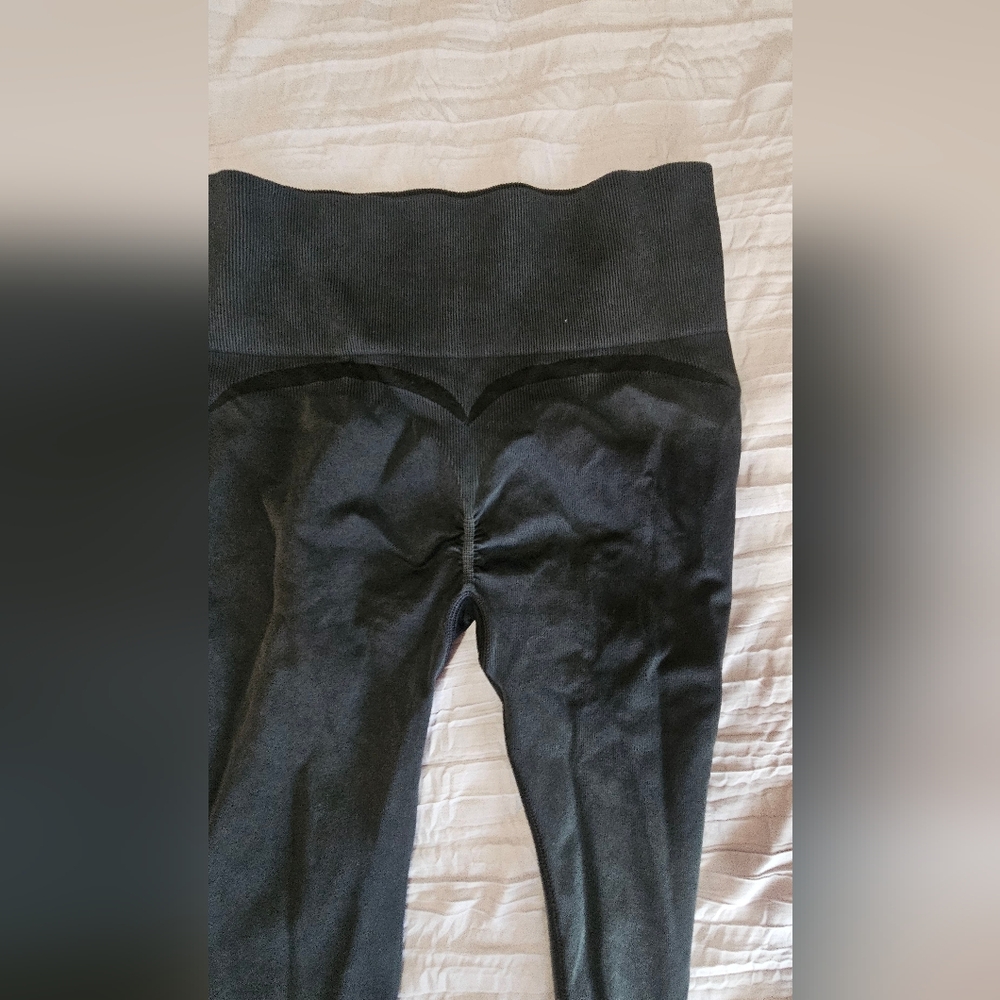 Black Gymshark Leggings - Picture 4 of 4